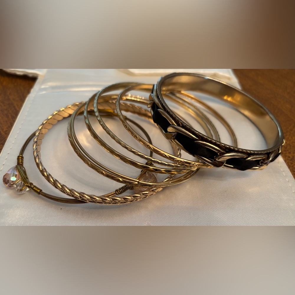 Elegant Gold and Black Bangle Set of 8